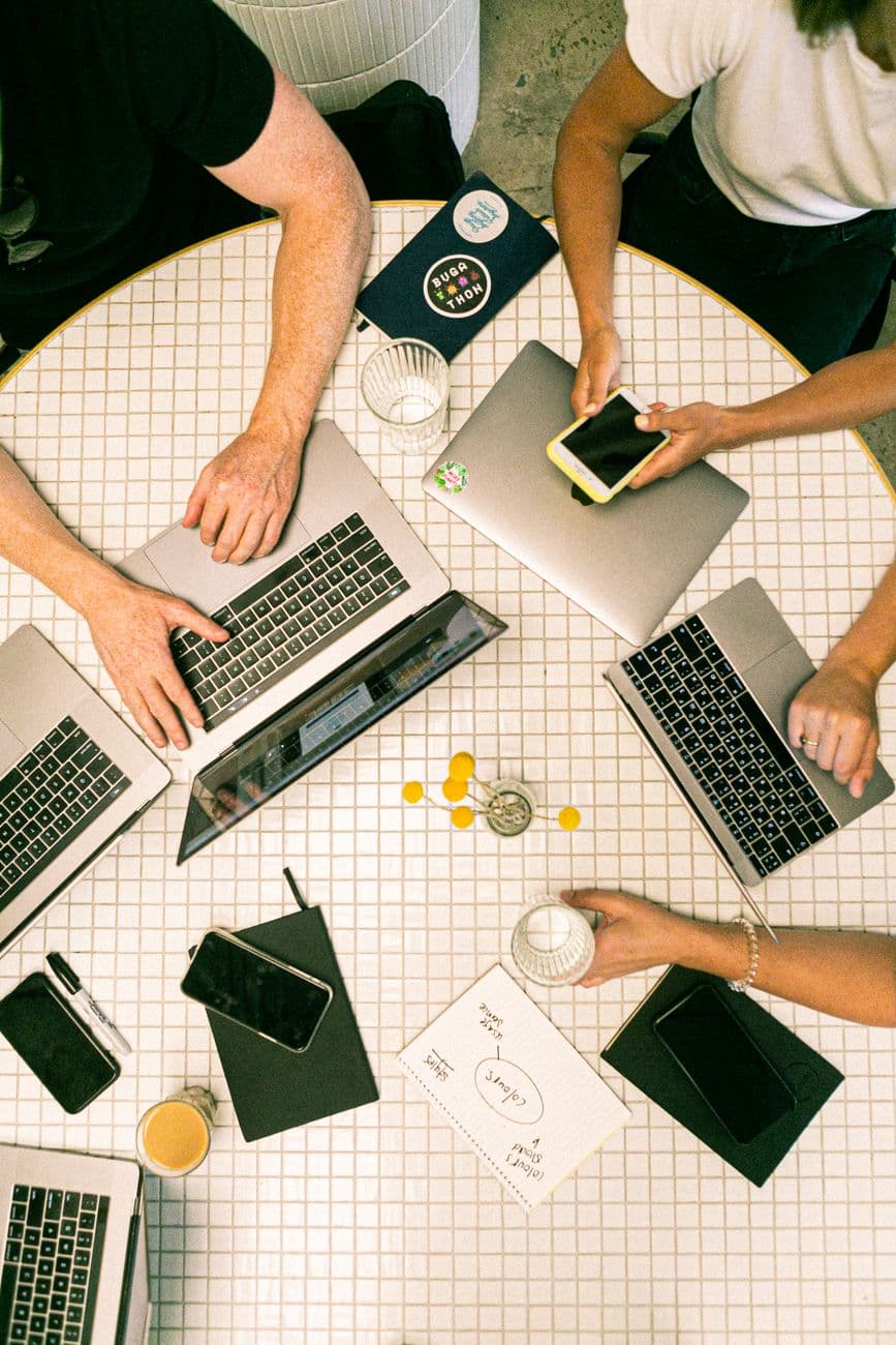 Digital Marketing Agency vs. In-House Team in 2026: What Growing Brands Really Get for Their Money